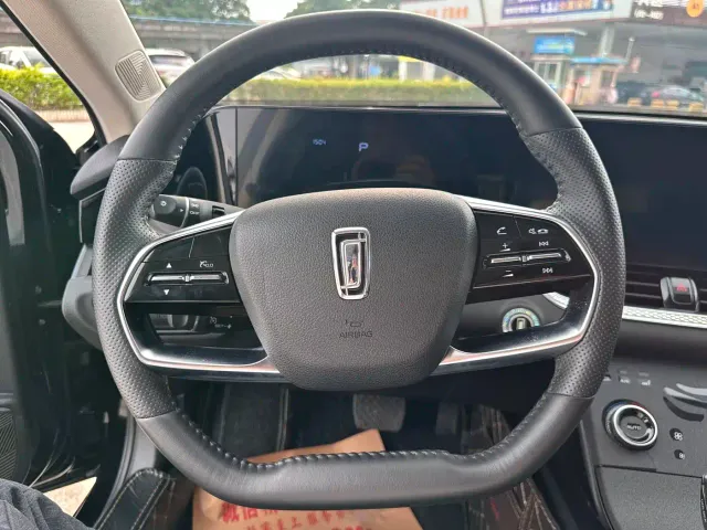 Bestune B70 — Фото автомобиля 21