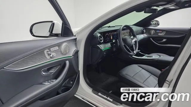 Mercedes-Benz E-Class E-класс W213 E350 4MATIC Exclusive — Фото автомобиля 9