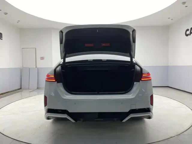 BMW 5 Series — Фото автомобиля 29