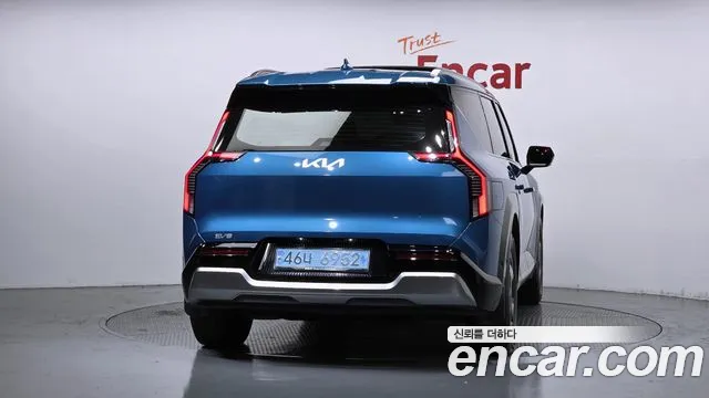 Kia EV9 — Фото автомобиля 4