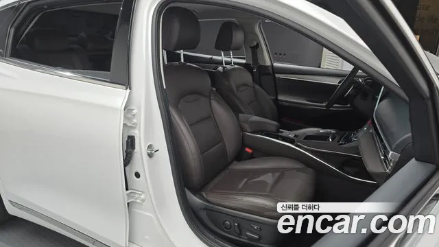 Hyundai Grandeur (New) Hybrid — Фото автомобиля 16