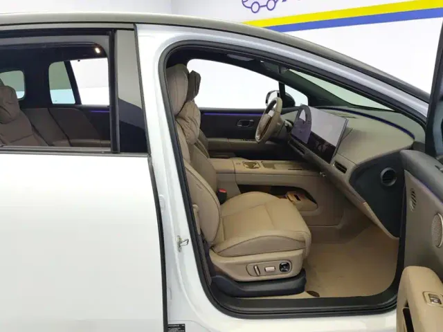 Li Auto i6 — Фото автомобиля 8