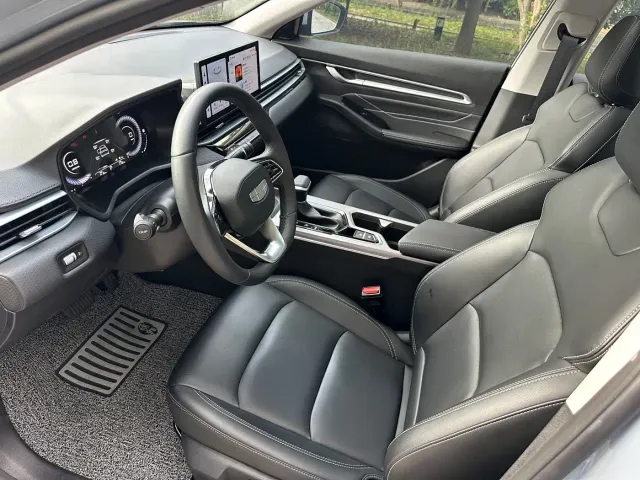 Geely Emgrand — Фото автомобиля 5