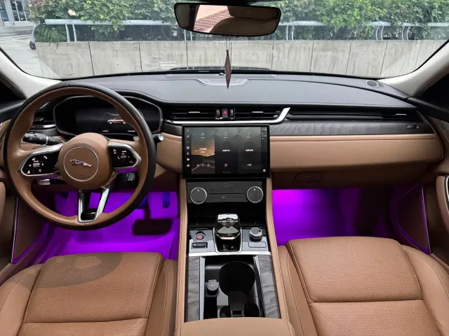 Jaguar XFL — Фото автомобиля 5