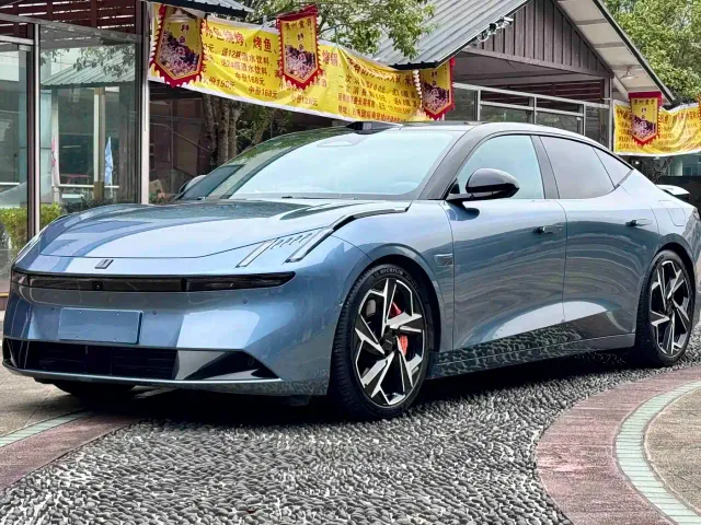Lynk & Co Z10 — Фото автомобиля 5