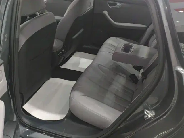 Roewe M7 DMH — Фото автомобиля 16