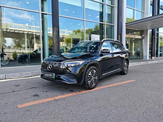 Фотография автомобиля — Mercedes-Benz EQB