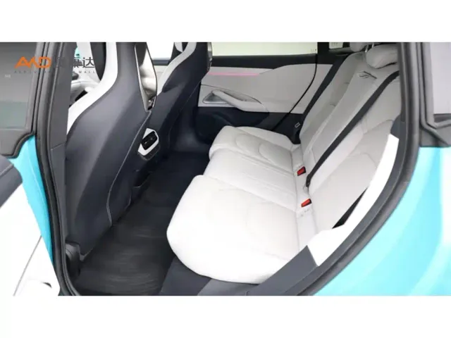 Xiaomi SU7 — Фото автомобиля 7
