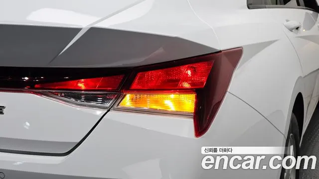 Hyundai AVANTE Avante (CN7) — Фото автомобиля 23