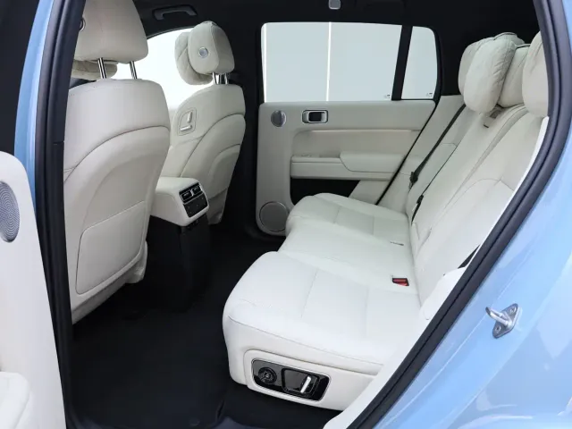 Li Auto L7 — Фото автомобиля 25