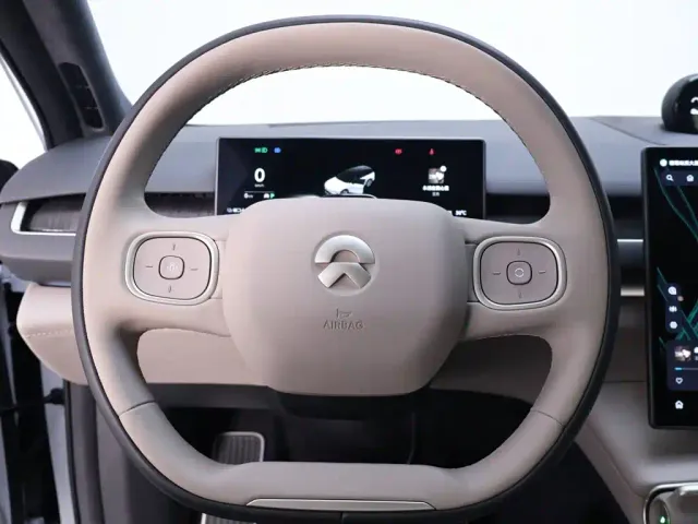 Nio ES8 — Фото автомобиля 16