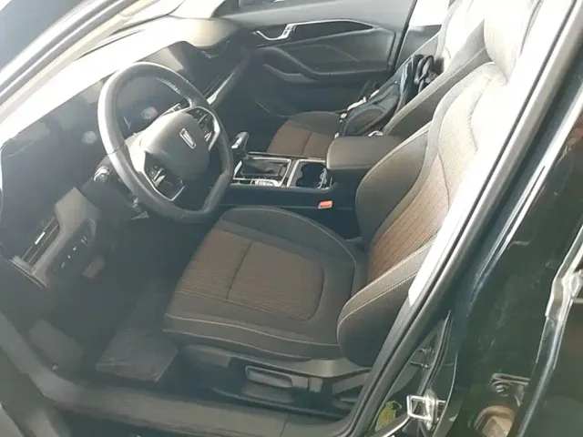 Bestune B70 — Фото автомобиля 14