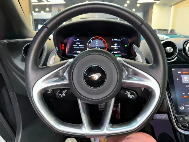 McLaren GT — Фото автомобиля 10