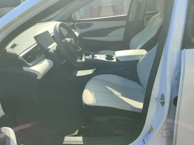 BYD Seal 05 DM-i — Фото автомобиля 9