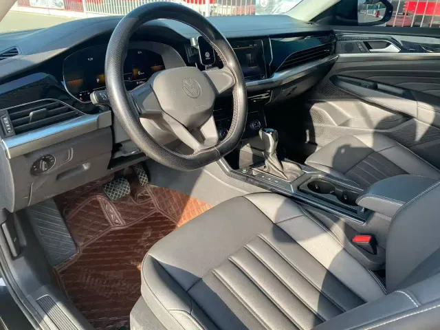 Volkswagen Passat — Фото автомобиля 7