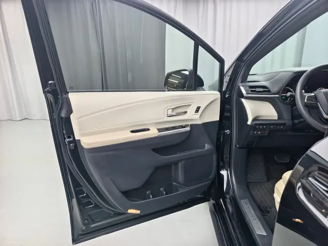 Toyota Granvia — Фото автомобиля 7