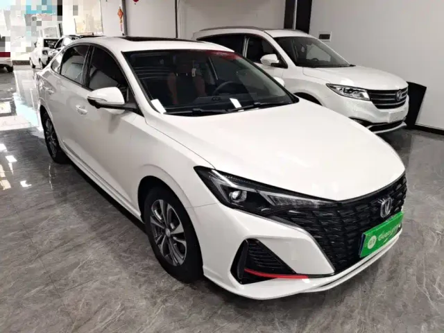 Changan Eado — Фото автомобиля 3