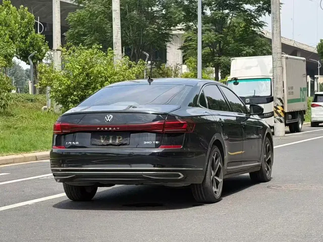 Volkswagen Passat — Фото автомобиля 9