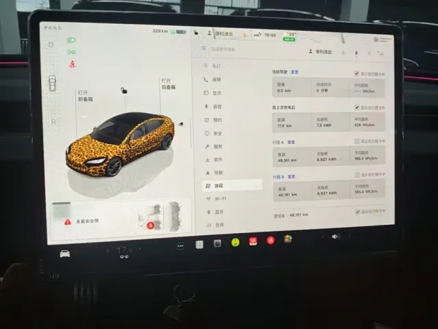 Tesla Model 3 — Фото автомобиля 12