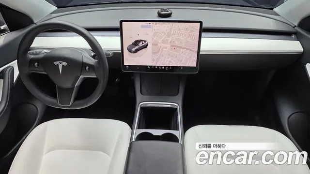 Tesla Model Y — Фото автомобиля 10