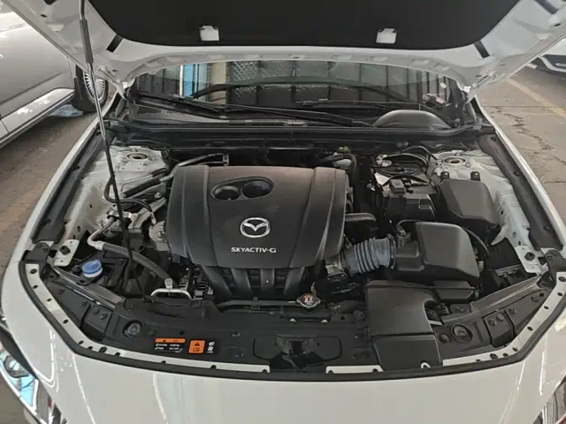 Mazda Axela — Фото автомобиля 19