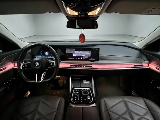 BMW 7 Series — Фото автомобиля 4