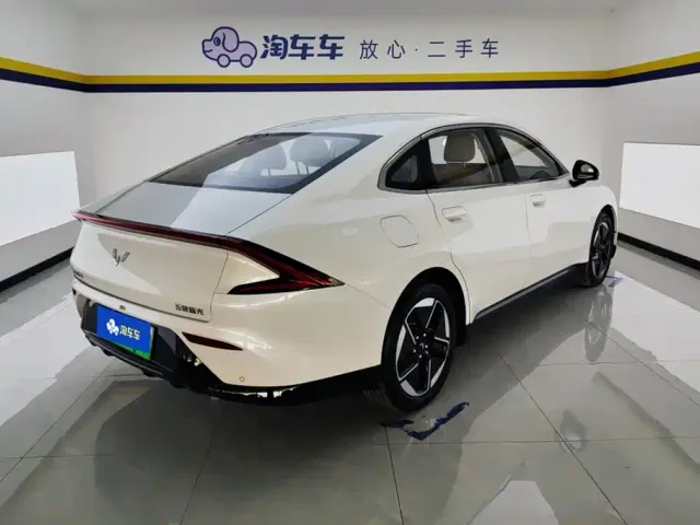 Wuling Starlight — Фото автомобиля 3