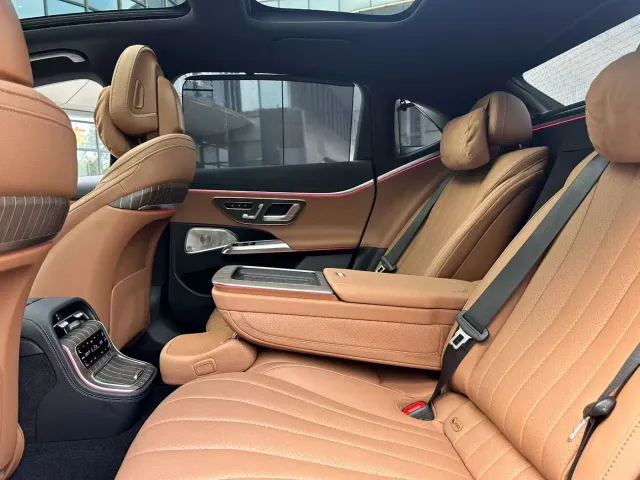 Mercedes-Benz E-Class — Фото автомобиля 9