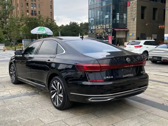Volkswagen Passat — Фото автомобиля 14