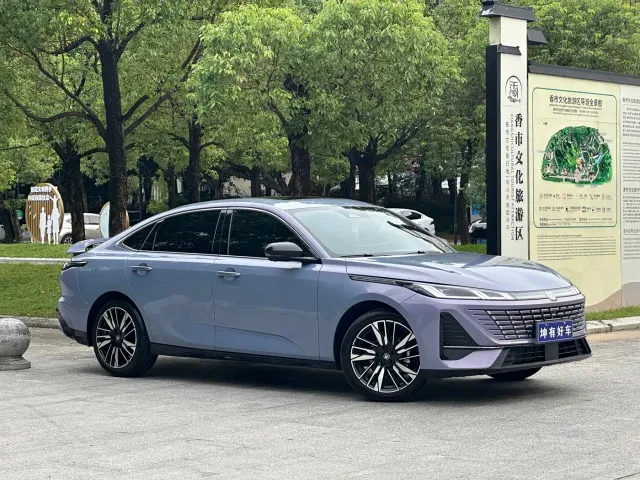 Changan Eado — Фото автомобиля 3