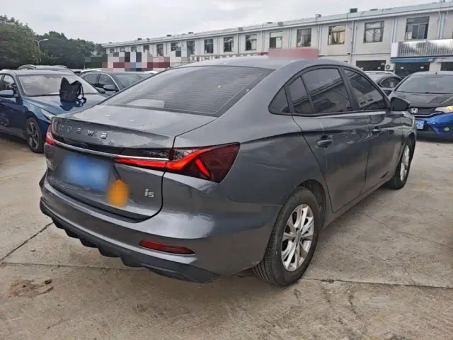 Roewe i5 — Фото автомобиля 6