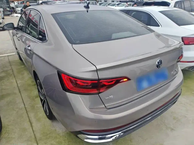 Volkswagen Sagitar — Фото автомобиля 4
