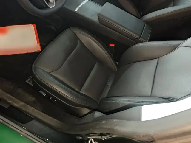 Tesla Model 3 2023 Rear-Wheel Drive — Фото автомобиля 14