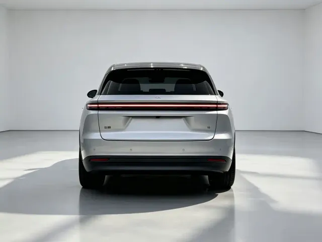 Li Auto i6 — Фото автомобиля 5