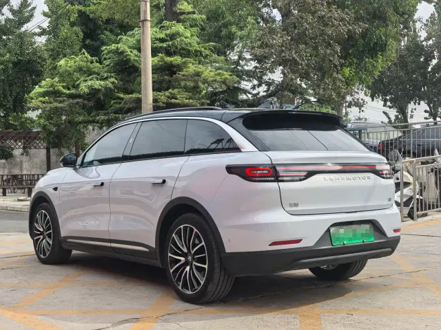 Leapmotor C11 — Фото автомобиля 6