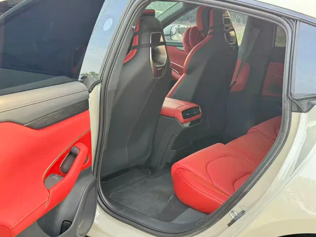 Xiaomi SU7 — Фото автомобиля 10
