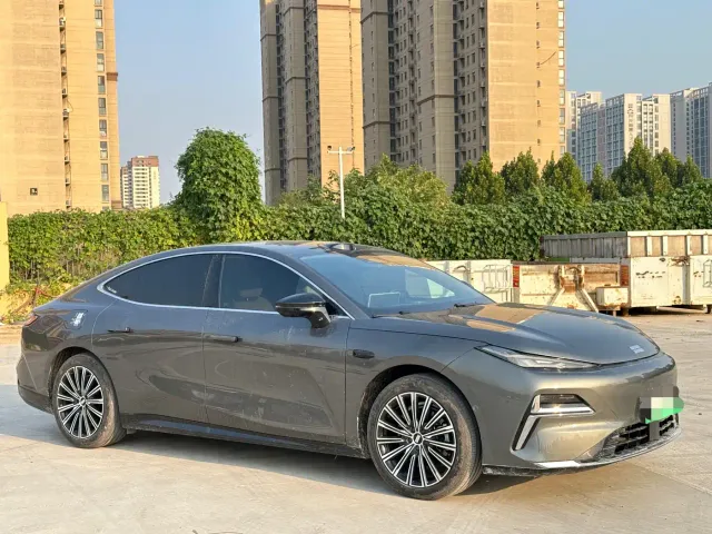 Geely Galaxy Xingyao 8 — Фото автомобиля 3
