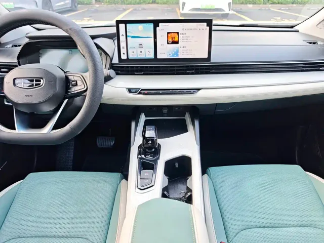 Geely Emgrand L — Фото автомобиля 8