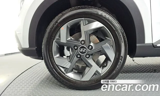 Hyundai Venue — Фото автомобиля 5