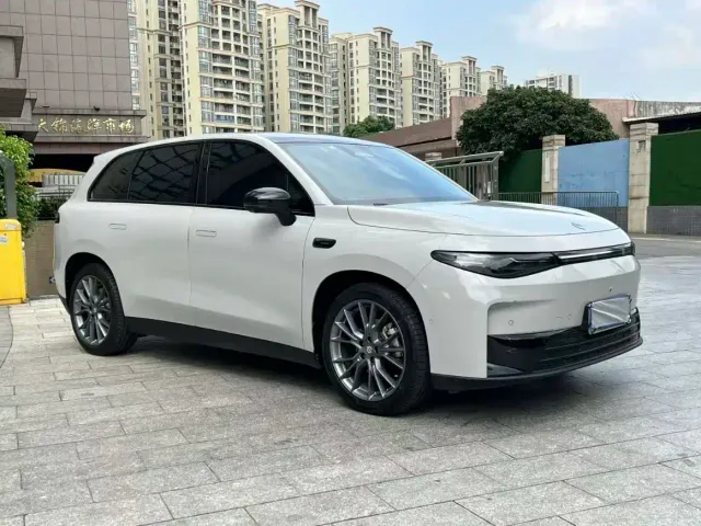 Leapmotor C10 — Фото автомобиля 3