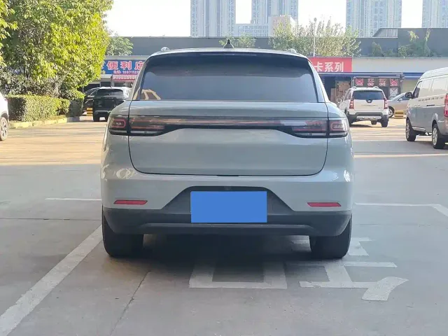 Leapmotor C11 — Фото автомобиля 8
