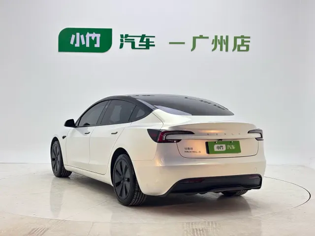 Tesla Model 3 — Фото автомобиля 4