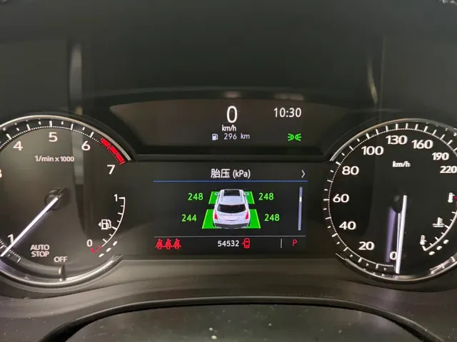 Cadillac XT5 — Фото автомобиля 12