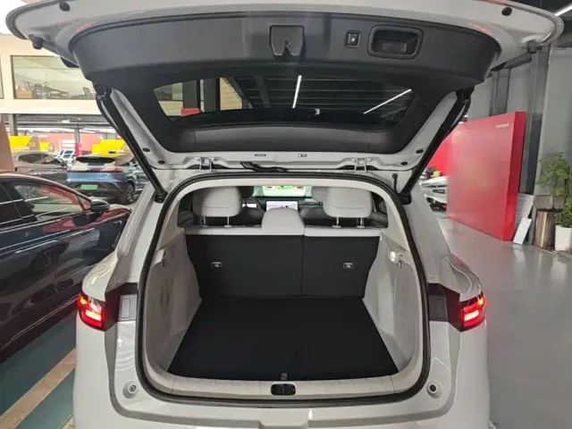Leapmotor B10 — Фото автомобиля 18