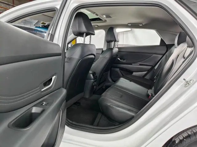 Hyundai Elantra — Фото автомобиля 13