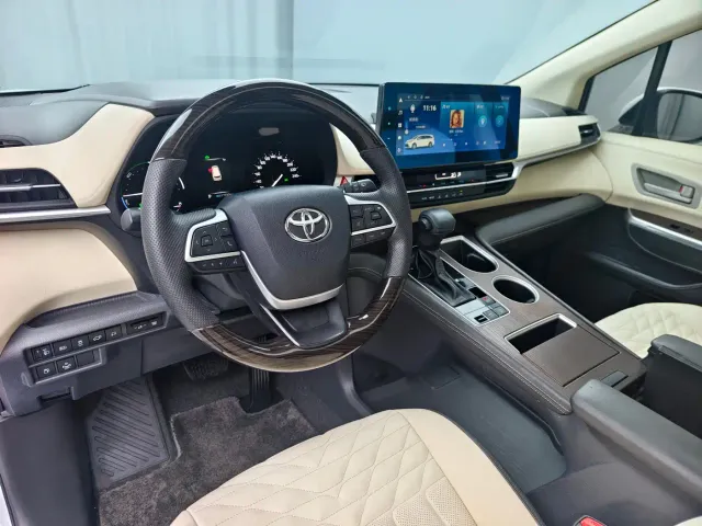 Toyota Toyota Sienna 2021 2.5L Hybrid Comfort Edition — Фото автомобиля 4