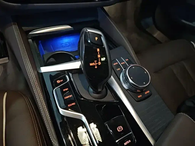 BMW 5 Series — Фото автомобиля 13