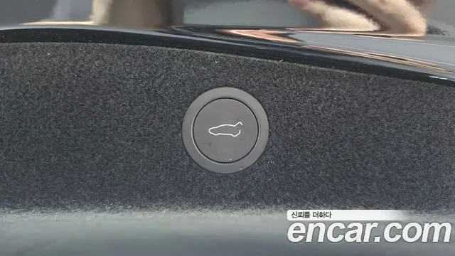 Tesla Model 3 — Фото автомобиля 16