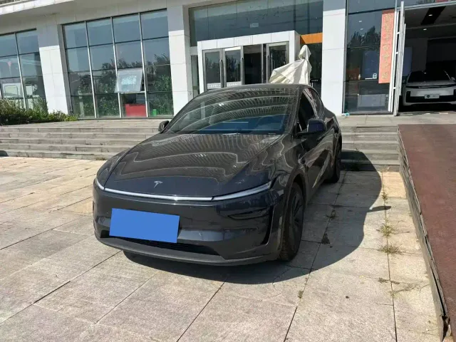 Фотография автомобиля — Tesla Model Y
