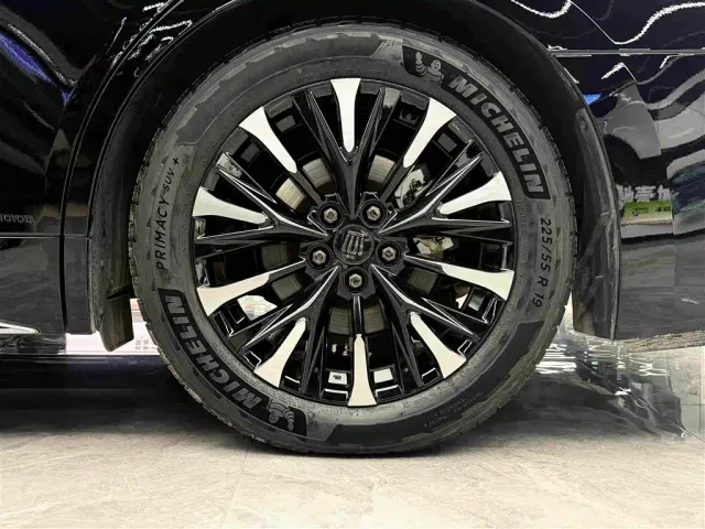 Toyota Vellfire — Фото автомобиля 5